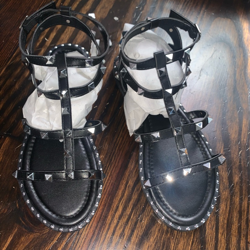 SOLD Size UK3 / US6 NEVER WORN studded sandals